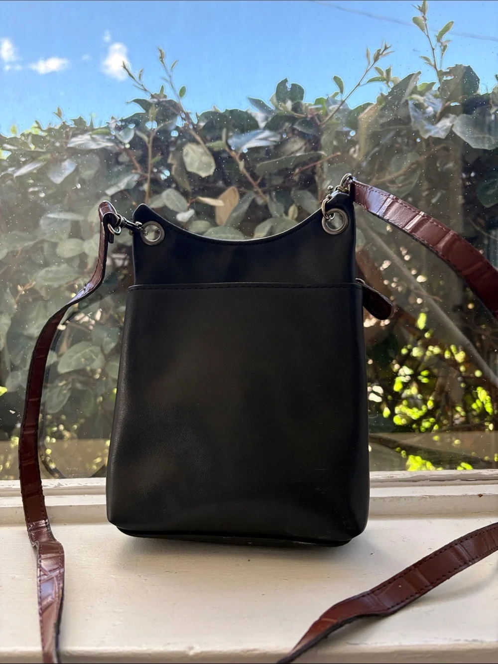 Black & Brown Heart Accent Crossbody Bag – Unbranded